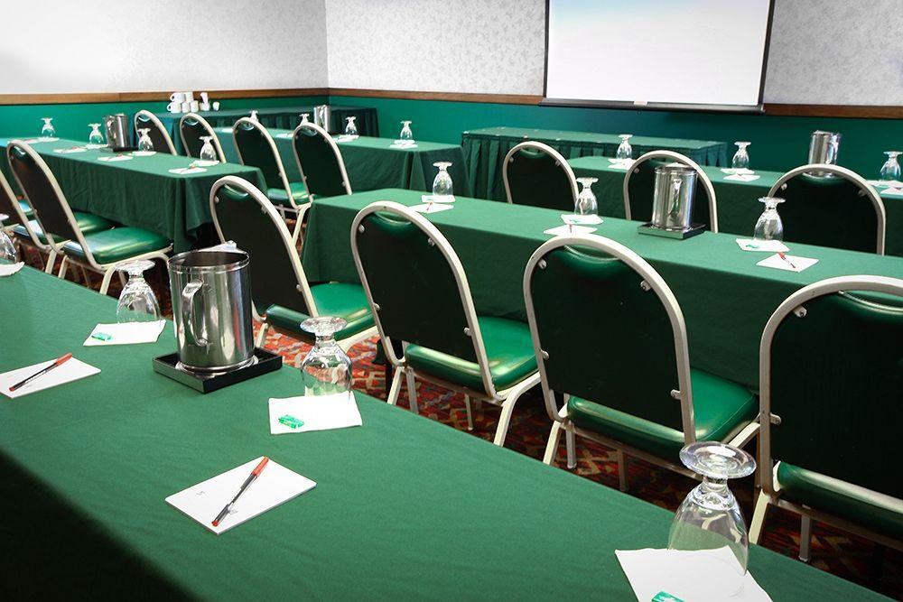 Wildwood Lodge & Suites Clive Εξωτερικό φωτογραφία