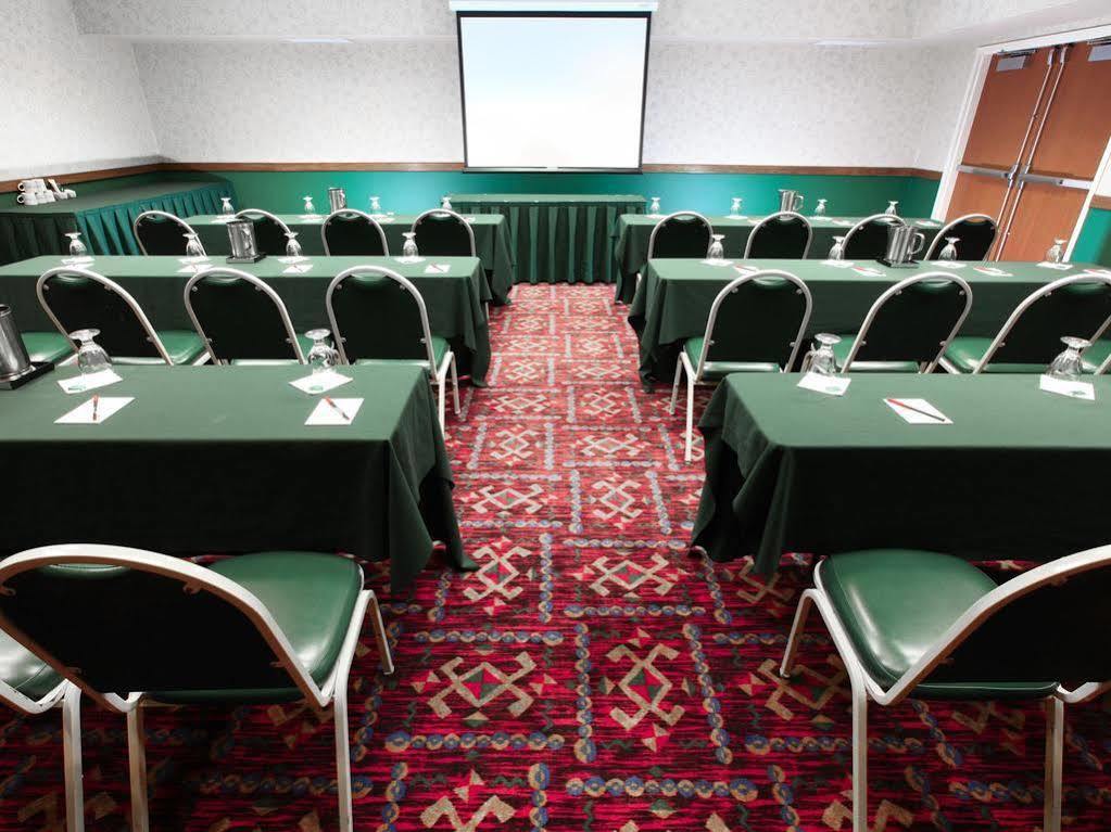 Wildwood Lodge & Suites Clive Εξωτερικό φωτογραφία