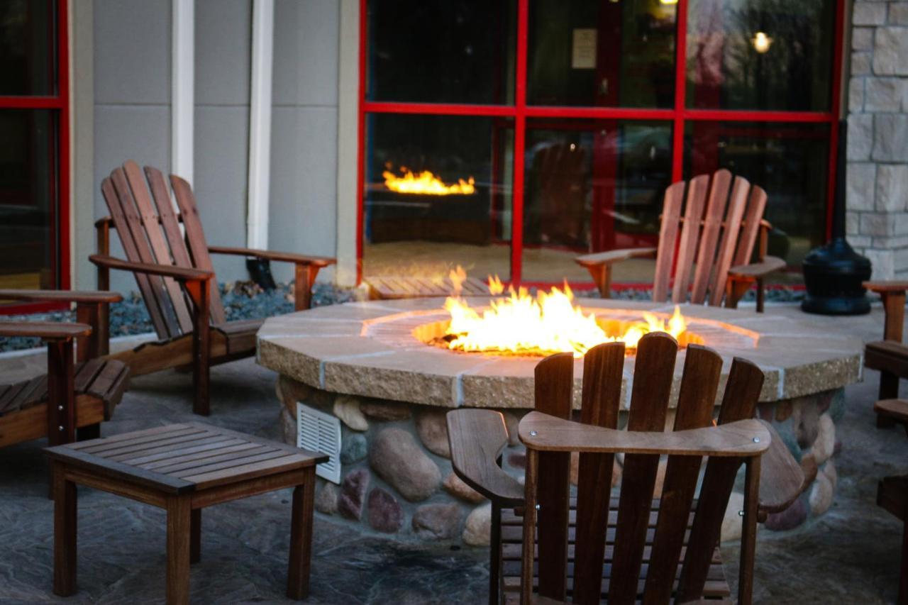 Wildwood Lodge & Suites Clive Εξωτερικό φωτογραφία