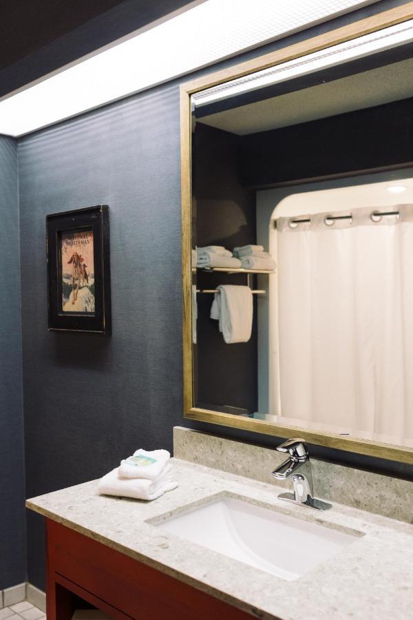 Wildwood Lodge & Suites Clive Εξωτερικό φωτογραφία