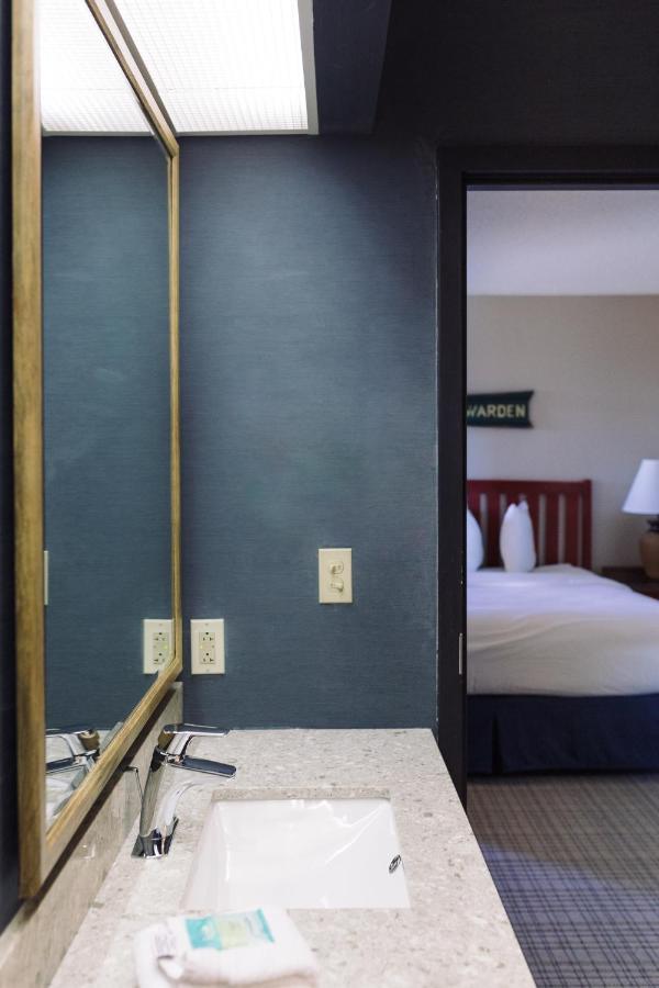 Wildwood Lodge & Suites Clive Εξωτερικό φωτογραφία